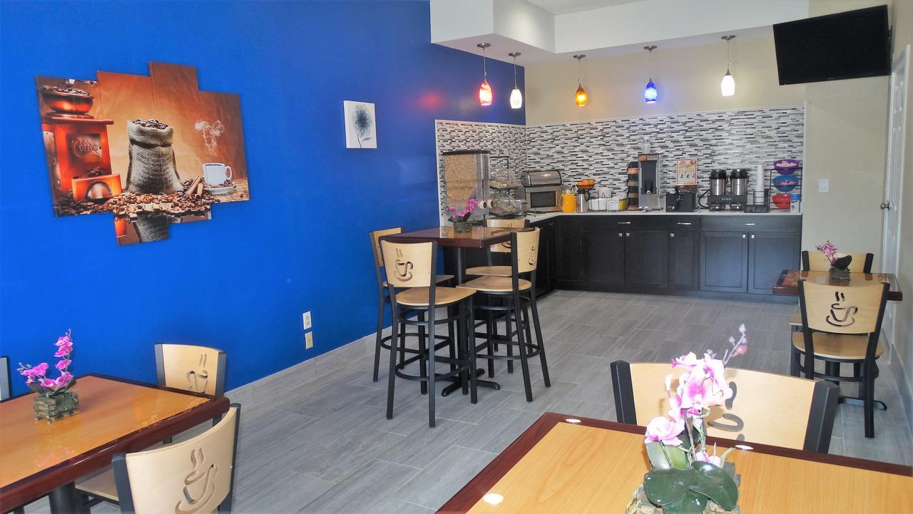 Oak Tree Inn & Suites Claxton Экстерьер фото